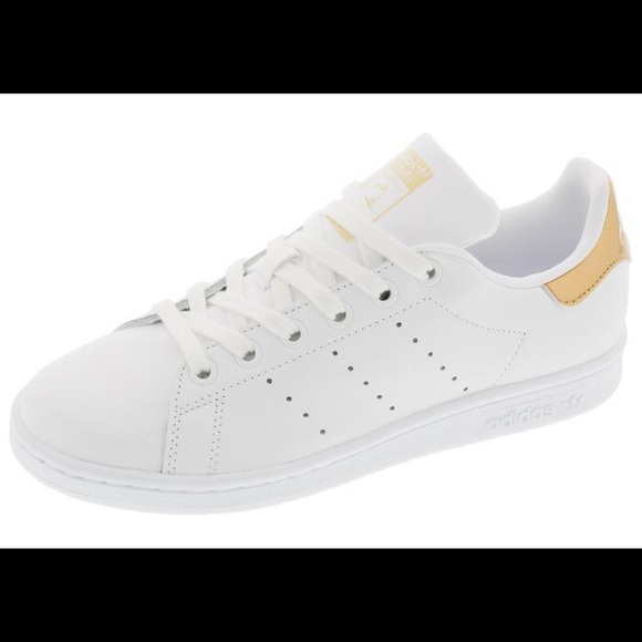 Adidas Stan Smith nueva marca de poshmark Adidas Stan Smith nueva marca de poshmark